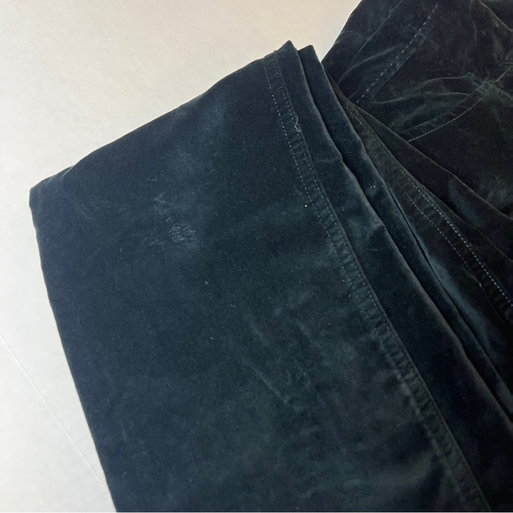 Free People Oxanna Deep Jewel Green Velvet Flare Pants
Size 27 - Picture 11 of 11